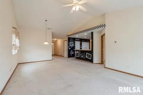 1667 E Lomar St, Eldridge, IA 52748 photo 7