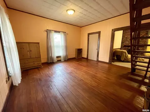 2017 4th St, Eldorado, IL 62930 photo 9