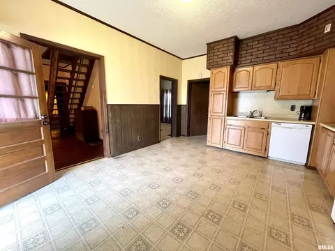 2017 4th St, Eldorado, IL 62930 photo 4