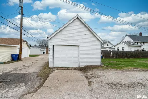 2611 13th Ave, Moline, IL 61265 photo 4