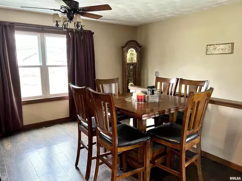 904 NE 4th St, Aledo, IL 61231 photo 5