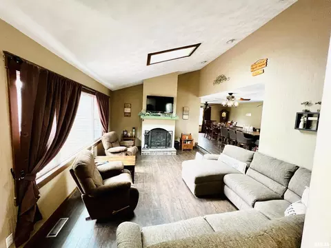 904 NE 4th St, Aledo, IL 61231 photo 2