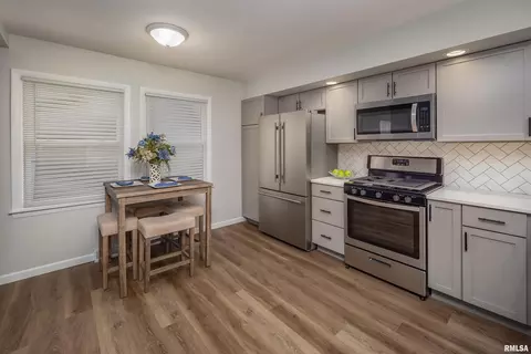 2508 2nd St, Moline, IL 61265 photo 6