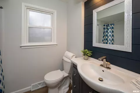 2508 2nd St, Moline, IL 61265 photo 18