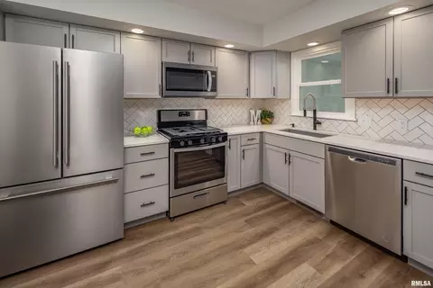 2508 2nd St, Moline, IL 61265 photo 7