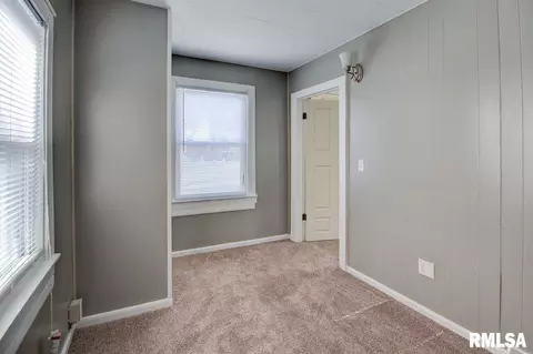 149 4th St, Silvis, IL 61282 photo 10