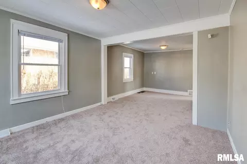 149 4th St, Silvis, IL 61282 photo 3