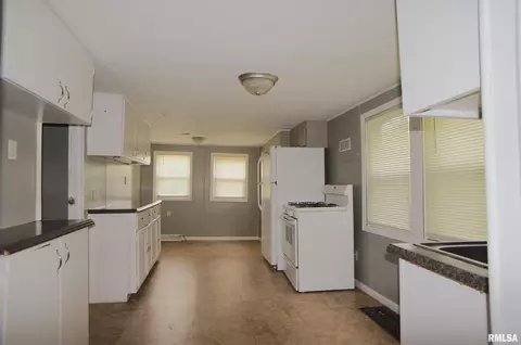 149 4th St, Silvis, IL 61282 photo 14