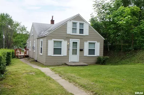 149 4th St, Silvis, IL 61282 photo 1