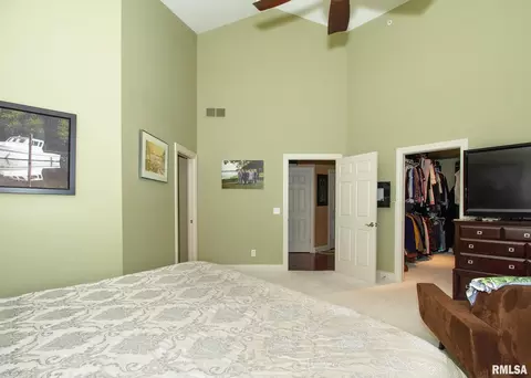 4036 River Dr #4D, Moline, IL 61265 photo 15
