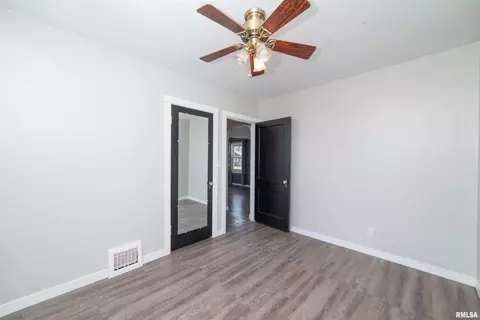 2344 28th St, Moline, IL 61265 photo 14