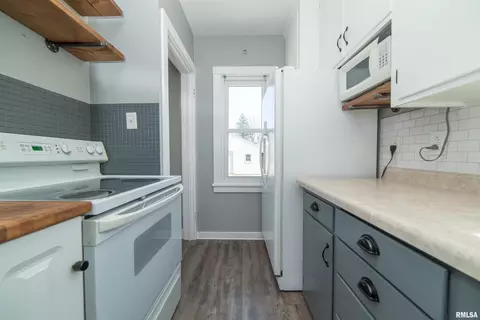 2344 28th St, Moline, IL 61265 photo 11