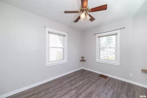 2344 28th St, Moline, IL 61265 photo 13