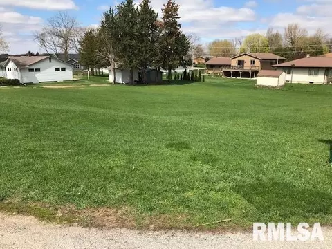 3 Rd Ave, Fulton, IL 61252