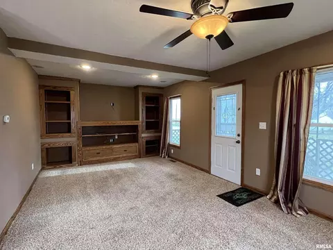 305 Main St, Osco, IL 61274 photo 9