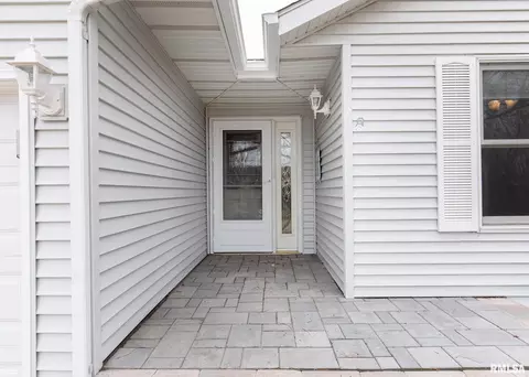 4208 13th Ave, Moline, IL 61265 photo 2