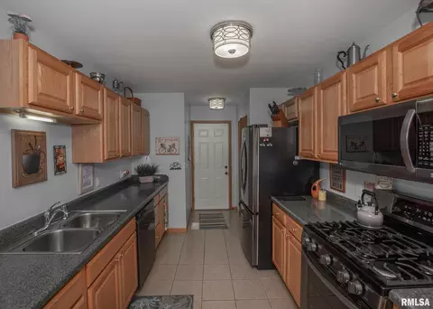 4208 13th Ave, Moline, IL 61265 photo 11