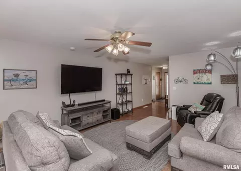 4208 13th Ave, Moline, IL 61265 photo 5