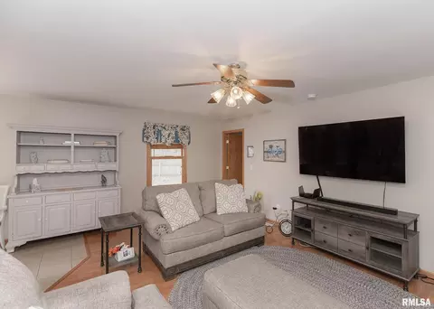 4208 13th Ave, Moline, IL 61265 photo 7