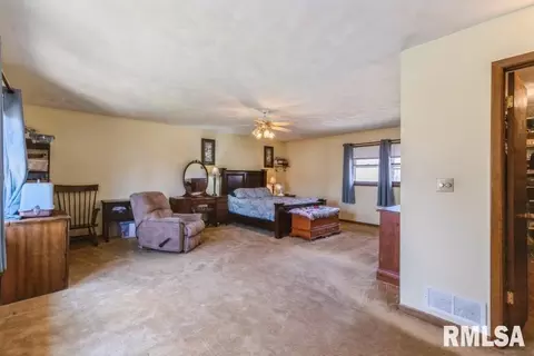 3015 36th St, Moline, IL 61265 photo 10