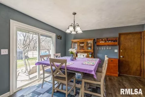 3015 36th St, Moline, IL 61265 photo 9