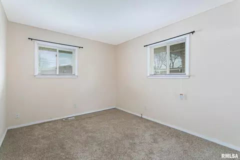 4608 50th St, Moline, IL 61265 photo 10