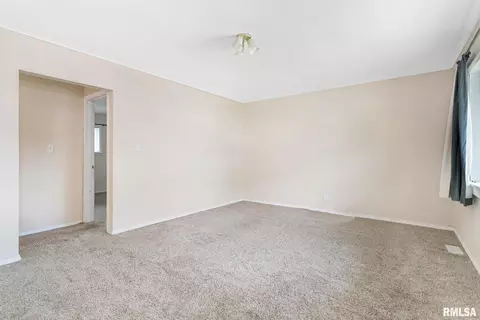4608 50th St, Moline, IL 61265 photo 6