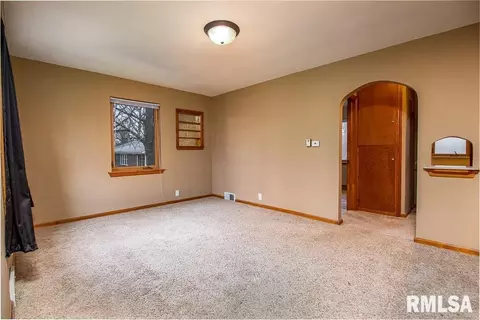 3441 19th Ave, Moline, IL 61265 photo 4