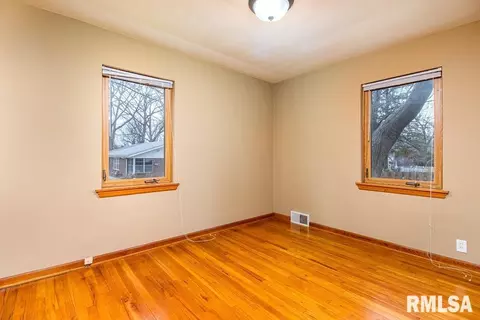 3441 19th Ave, Moline, IL 61265 photo 6