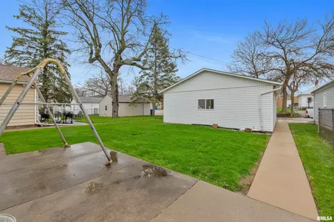 1816 33rd St, Moline, IL 61265 photo 16