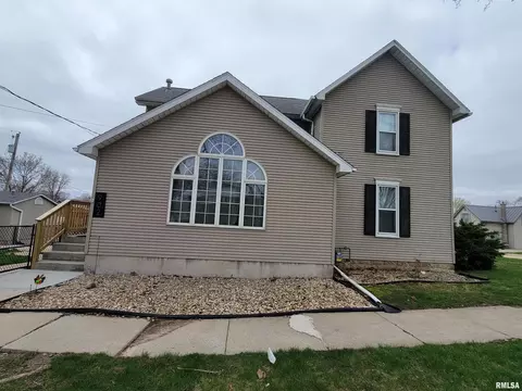 902 13th St, Fulton, IL 61252 photo 2