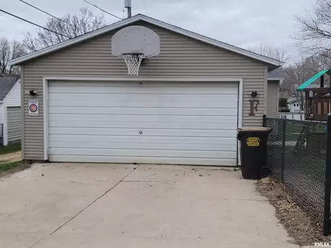 902 13th St, Fulton, IL 61252 photo 24