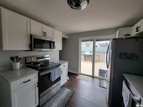 902 13th St, Fulton, IL 61252 photo 11