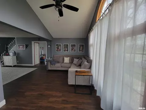 902 13th St, Fulton, IL 61252 photo 5