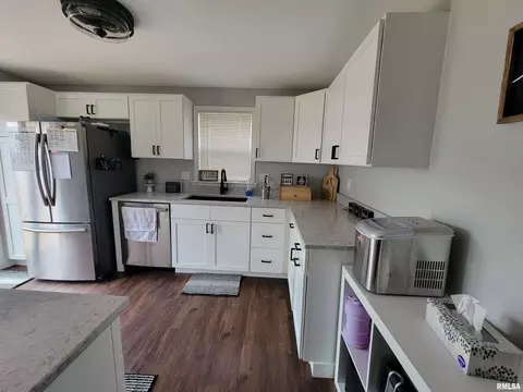 902 13th St, Fulton, IL 61252 photo 10