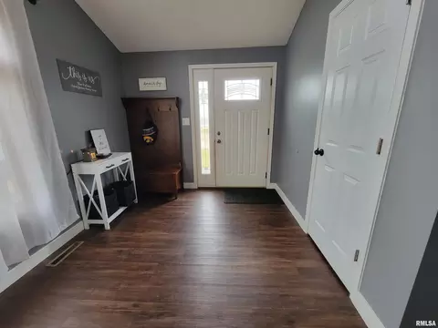 902 13th St, Fulton, IL 61252 photo 3