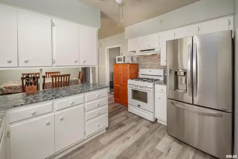 630 17th St, Silvis, IL 61282 photo 10