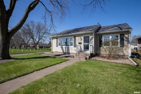 630 17th St, Silvis, IL 61282 photo 1