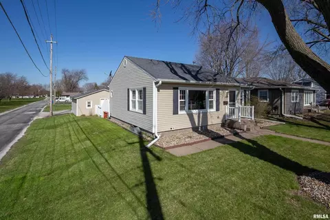630 17th St, Silvis, IL 61282 photo 3