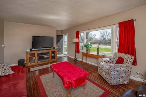630 17th St, Silvis, IL 61282 photo 7