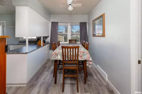 630 17th St, Silvis, IL 61282 photo 12