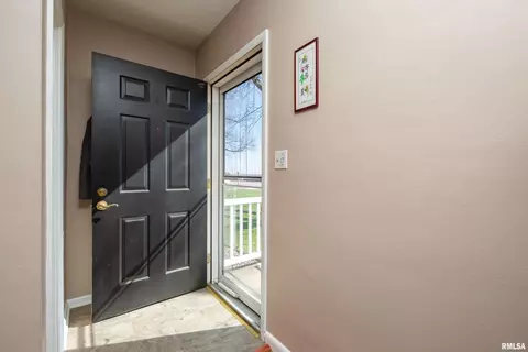 630 17th St, Silvis, IL 61282 photo 5