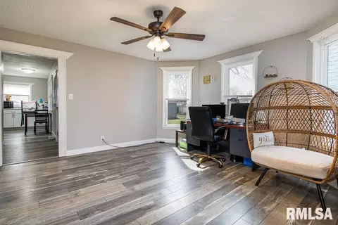 1128 25th St, Moline, IL 61265 photo 11