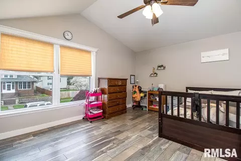 1128 25th St, Moline, IL 61265 photo 21