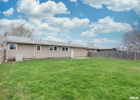 813 13th St, Silvis, IL 61282 photo 27