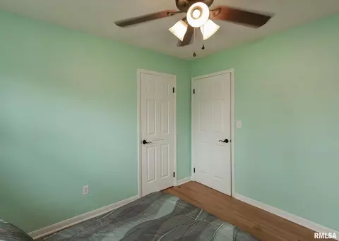 813 13th St, Silvis, IL 61282 photo 17