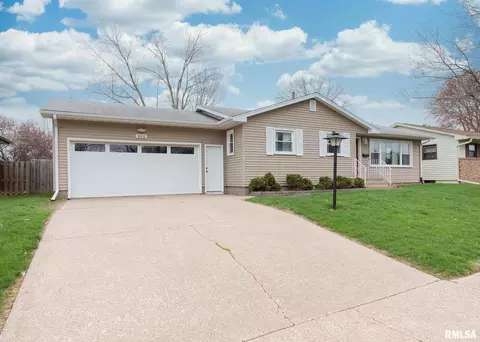 813 13th St, Silvis, IL 61282 photo 2
