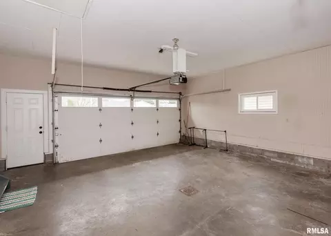 813 13th St, Silvis, IL 61282 photo 24