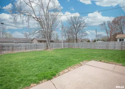 813 13th St, Silvis, IL 61282 photo 25