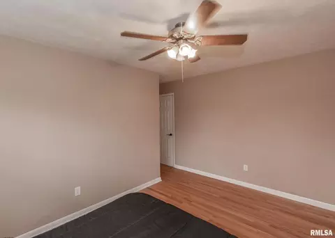 813 13th St, Silvis, IL 61282 photo 19